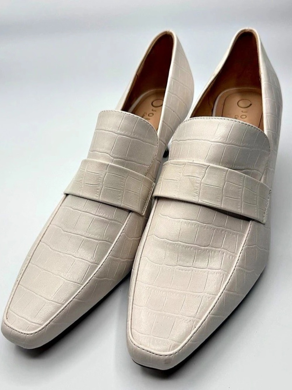 Journee Comfort System Crocodile-Embossed Heels in White Size US 10, UK 8